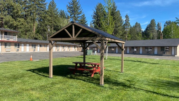 Beverly Lodge image 3